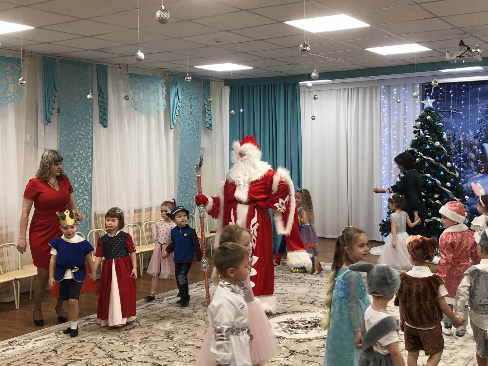 Новогодний утренник